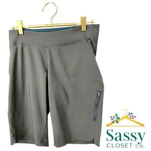 ✨Columbia Gray Omni‑Shield Pull‑On Shorts Zip Pocket Women’s Small EUC🖤